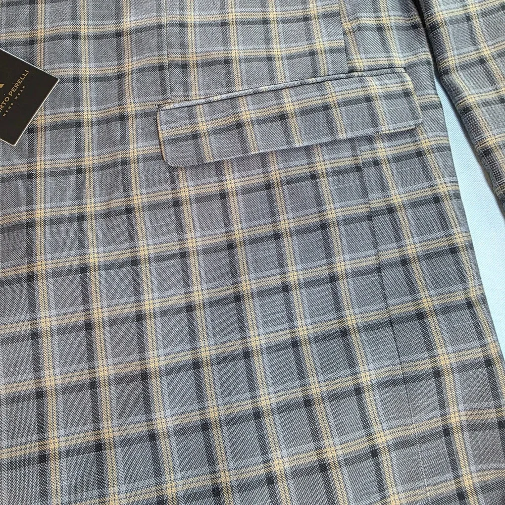 Roberto Perelli Mens Grey Plaid Two Button Blazer Sport Coat Jacket